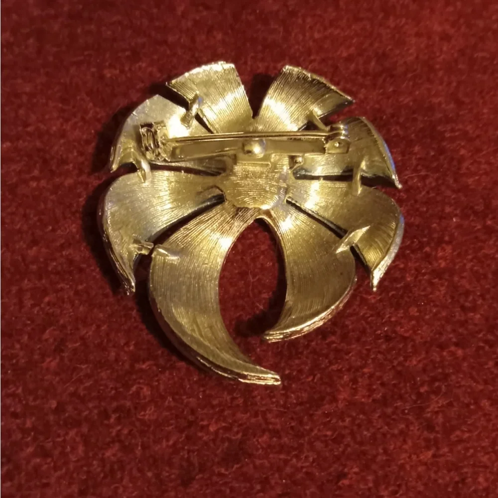 Beautiful Navy Flower Brooch